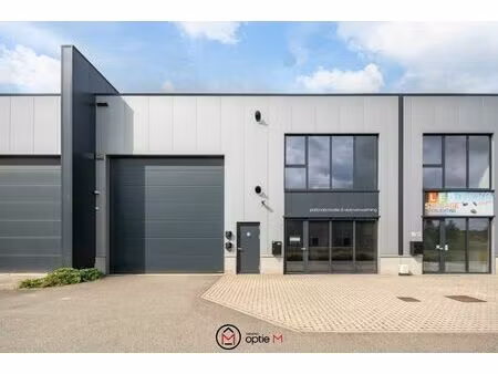 moderne bedrijfsunit met kantoren in heusden