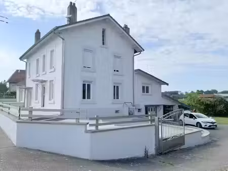proche lac de pierre-percée et lunéville  maison entièrement rénovée de plus de 190 m² ave