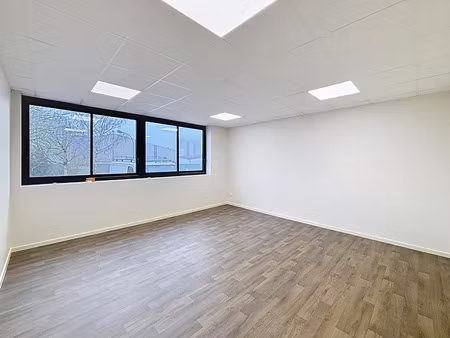 location locaux professionnels 0 pièces 53 m² à saint-florentin (89600)  650 €