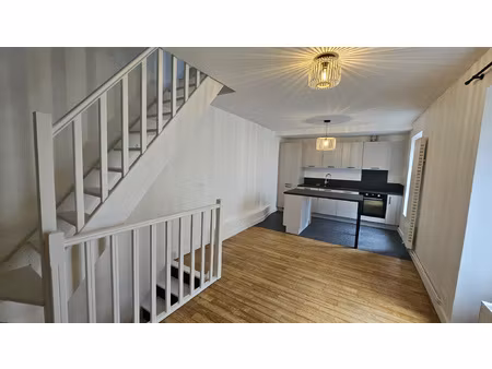 hyper centre de fontainebleau - maison de ville entièrement