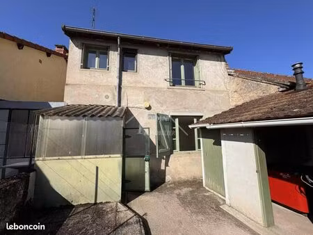 maison de village 4 pièces 82 m²
