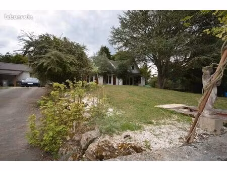 maison 6 pièces 248 m²