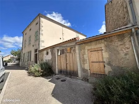 maison 6 pièces 244 m²