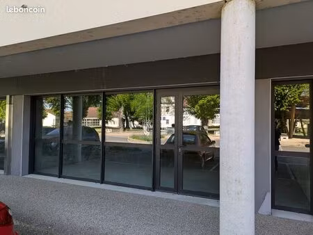 local 70 m² avermes