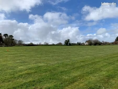 terrain 1788 m² cast