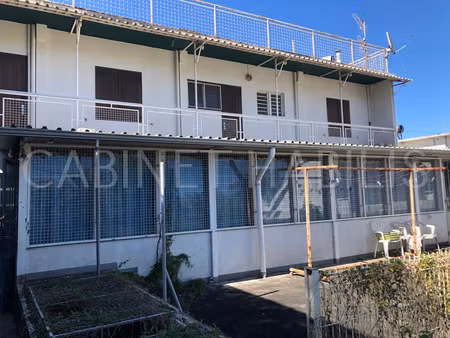 a vendre - une maison a demolir ou a renover sur un terrain