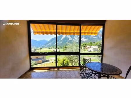 immeuble 11 pièces 445 m²