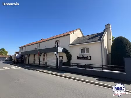 café  restaurant 424 m² mauges-sur-loire