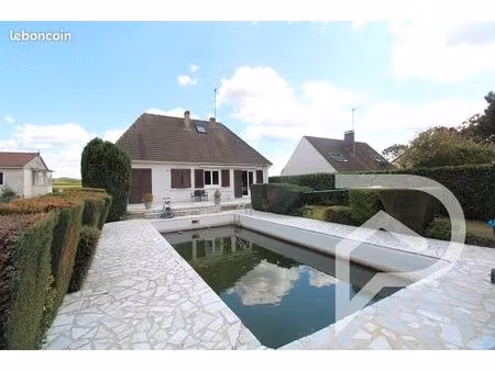 maison 8 pièces 121 m²