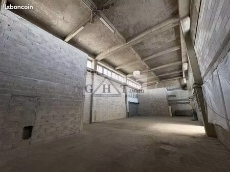 local industriel 220 m²