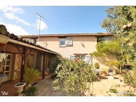 maison 7 pièces 196 m²