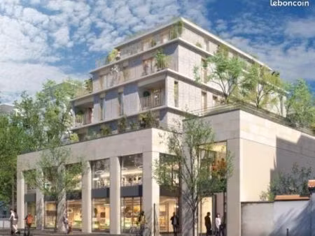 boutique 907 m² suresnes