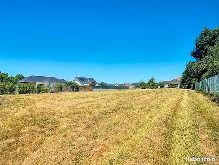 terrain 2369 m² assat