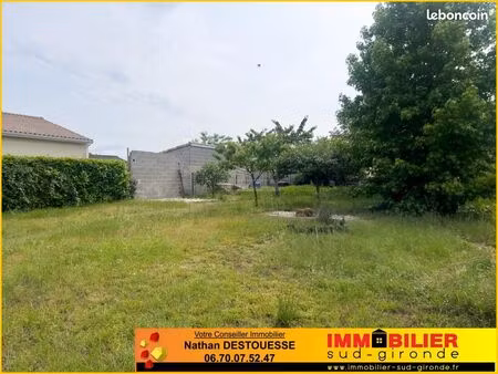 terrain 660 m² cerons