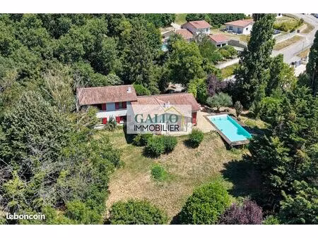 maison 10 pièces 263 m²