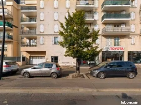 place de parking souterrain