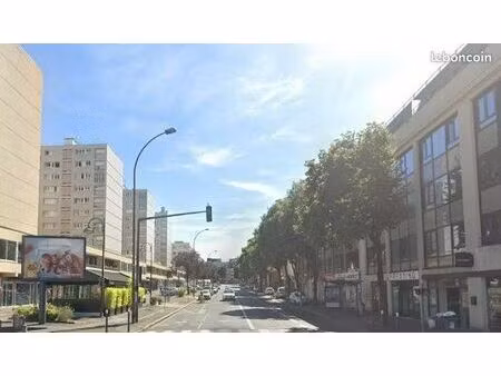 local commercial 60 m²