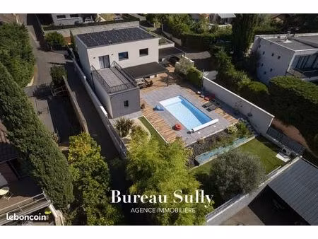 villa 7 pièces 210 m²