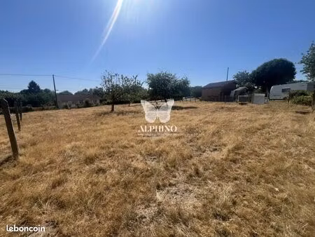 terrain 901 m² rochechouart 87600