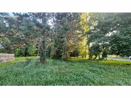 terrain 590 m² azereix