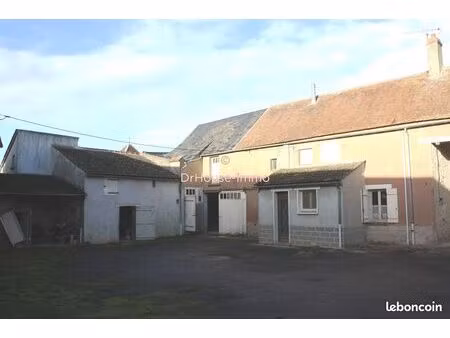 immeuble 4 pièces 70 m²