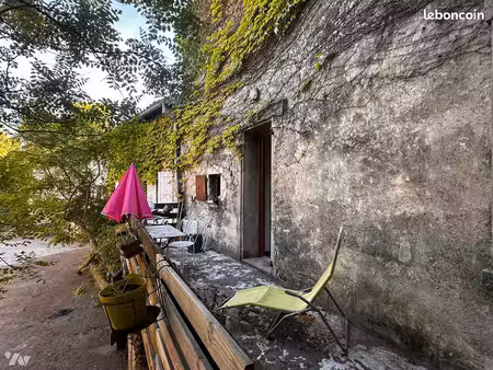 immeuble 174 m² saou