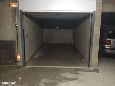 box 12 m² bussy saint georges