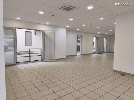 local professionnel 139m²