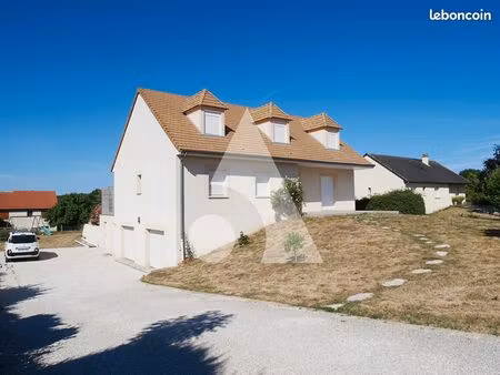 maison 7 pièces 163 m²