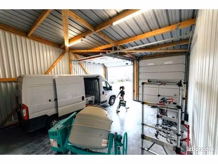 garage/box 70 m² roussillon