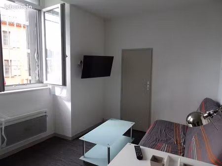 studio meuble toutes charges comprises