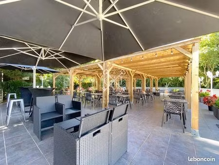 boutique 523 m² ternay