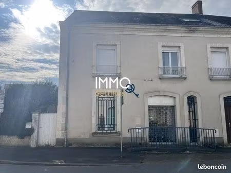 immeuble 230 m² mayet