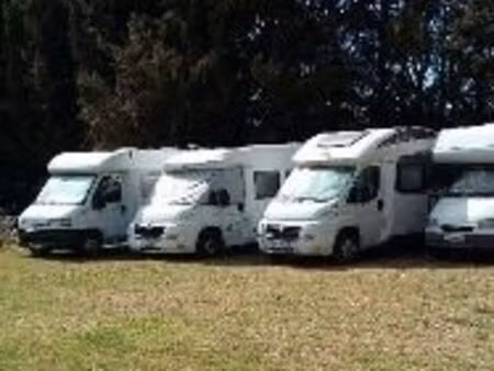 location stationnement non couvert camping car caravane