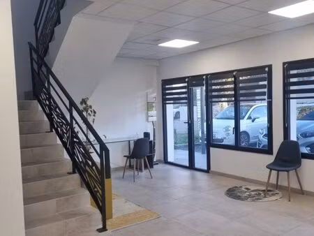 local professionnel 62 m² – duplex – climatisation & parkings – pôle santé/tertiaire – car