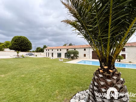 a vendre proche de cognac (charente) - longère rénovée - 380