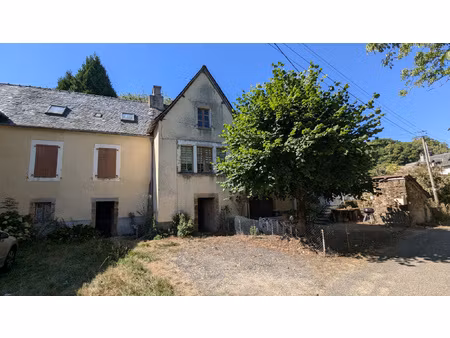 maison familiale avec grange et terrain de 3200m2  fort pote