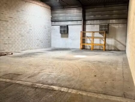 entrepôt de stockage 110m2