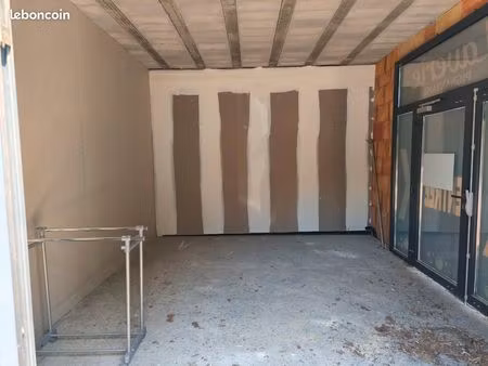 location local commercial