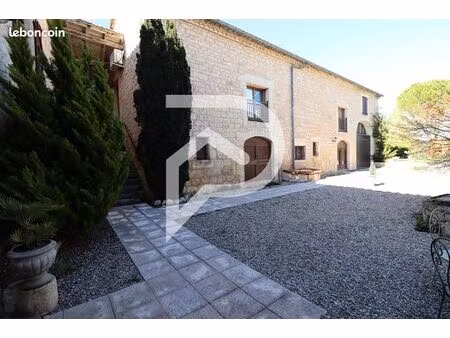 maison 11 pièces 451 m²