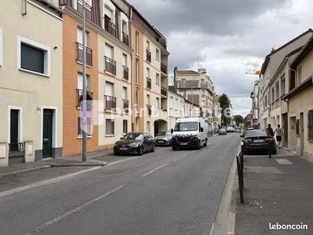 local commercial 65 m²