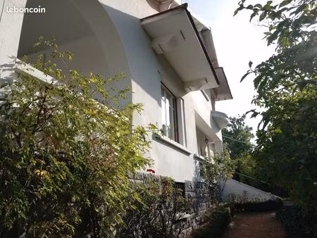 grande villa royat architecte guignabert 1950 vue puy de dome sur terrain 812 m2