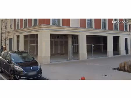 boutique 286 m² pontoise