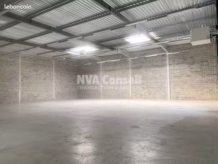 local 847 m² taverny