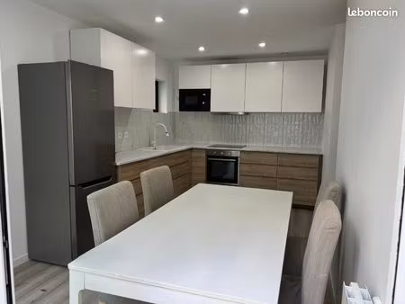 immeuble 10 pièces 154 m²