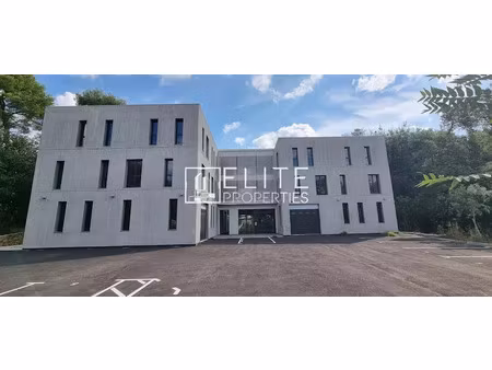 location locaux professionnels 28.5 m² à grasse (06130)  633 €