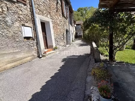 maison de village pleine de charme à bayons