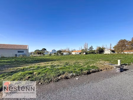 terrain le clos des framboisiers saint urbain 373 m2