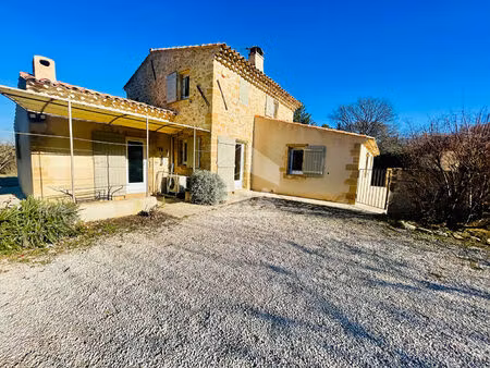 villa meublée avec piscine et espaces extérieurs secteur campagne
