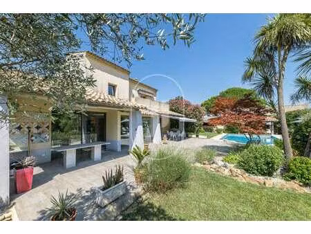 villa de luxe à vendre à sauveterre : 930 000 € | 230m²